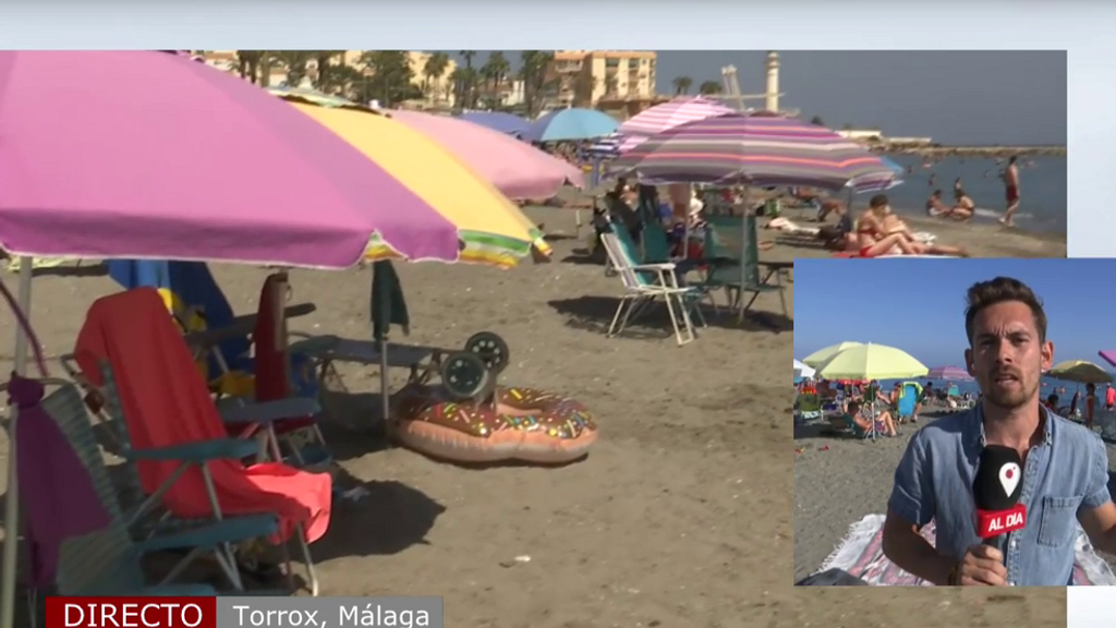 Guerra de sombrillas en Málaga