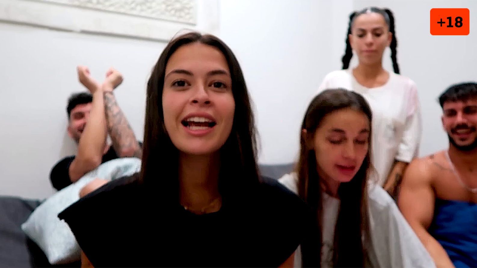 Tania y Samu hablan sobre planes de boda e hijos con Ana y Cristian (2/2)
