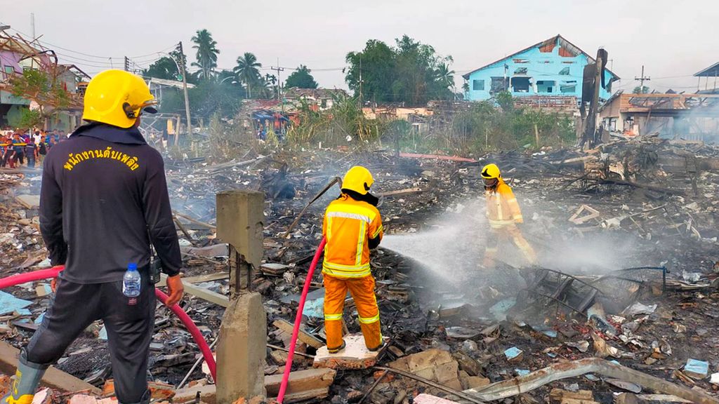 Una decena de muertos por la explosión de una fábrica pirotécnica en Tailandia