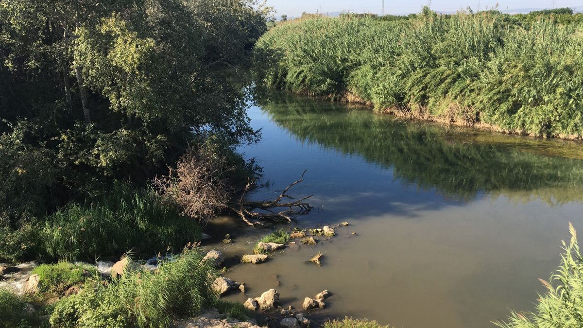 Muere un joven ahogado en el río Xúquer, Valencia, tras perderse su pista durante unas horas