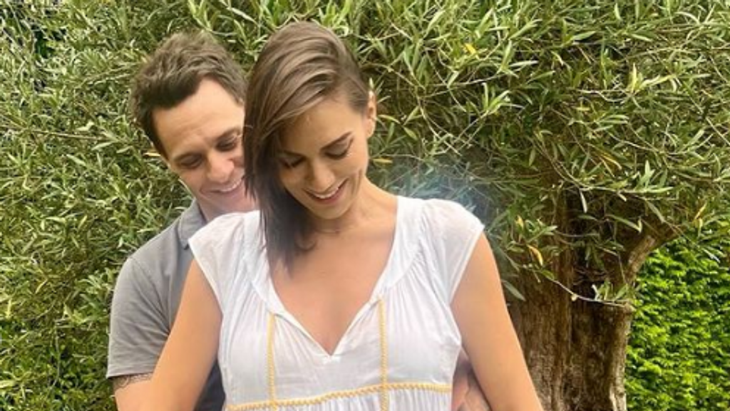 Patricia Pardo y Christian Gálvez anuncian que esperan un hijo
