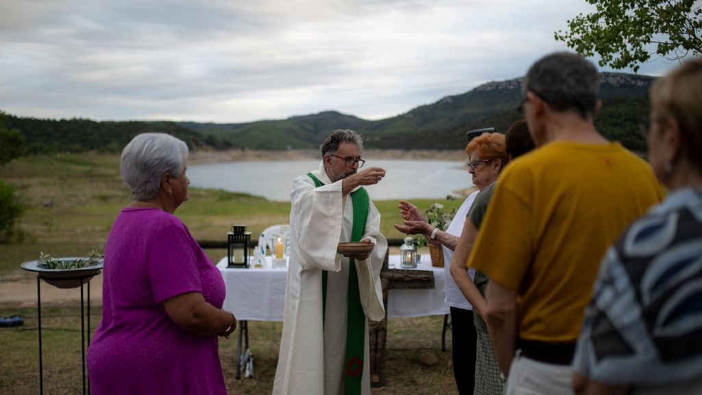 Misa en el pantano de Boadella por el agua y la sequía