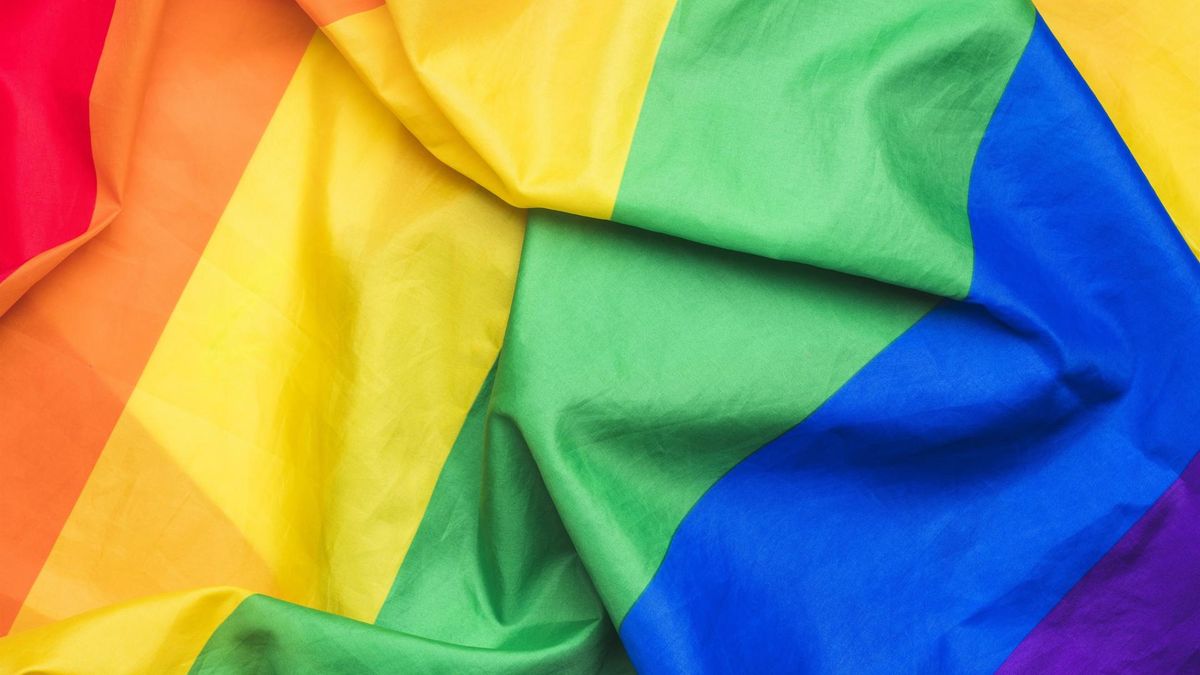 Archivo - BANDERA LGTBI+