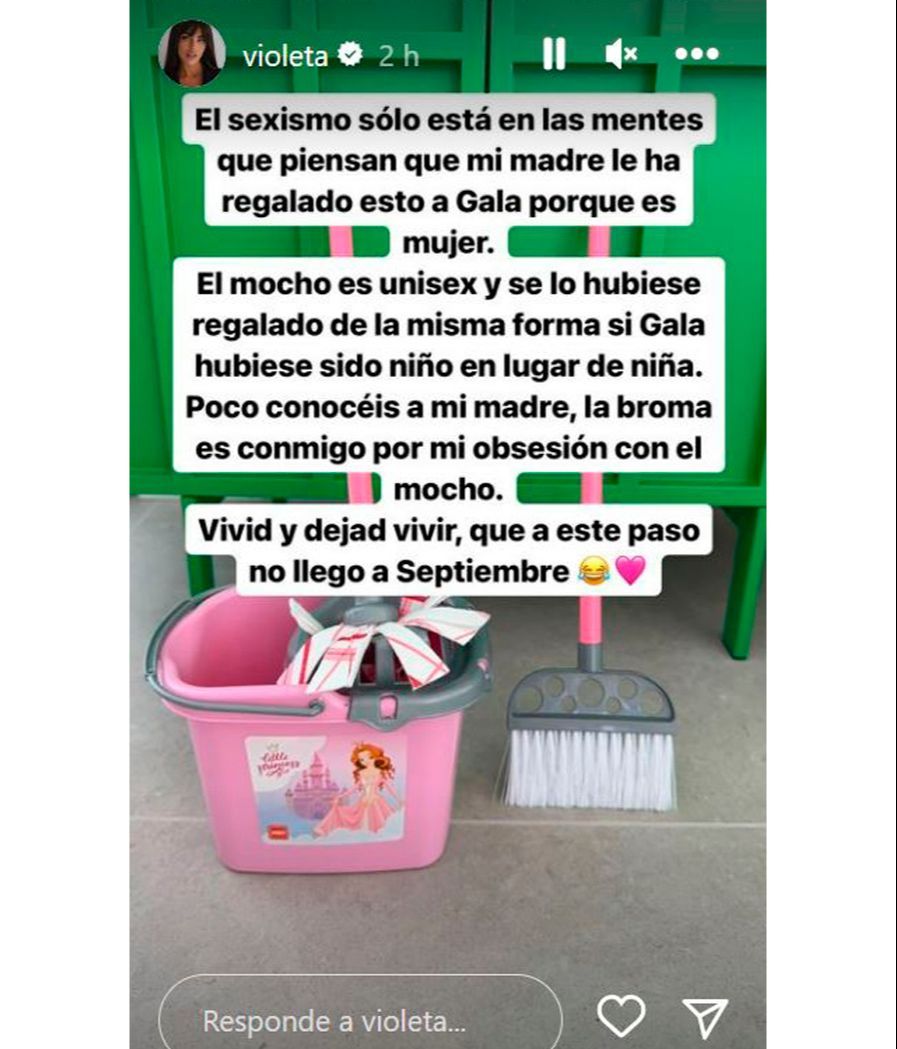 Violeta Mangriñán critica a los que tachan de machista el regalo de su madre a Gala