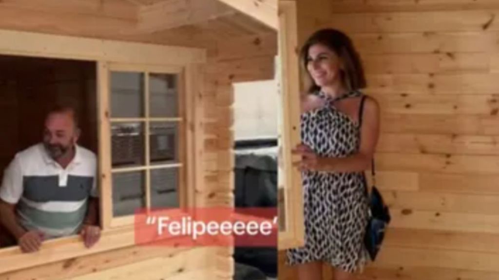 Ginés Corregüela y Yaiza Martín abren las puertas de su original casa de madera