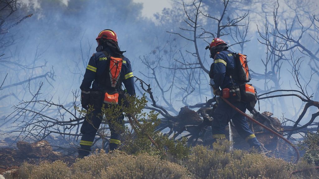 Grecia ofrecerá vacaciones gratuitas a los turistas que han abandonado Rodas por el incendio