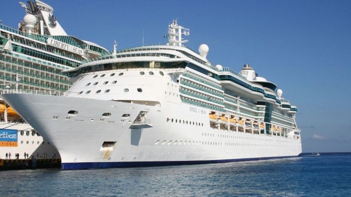 La familia confirma la muerte de una mujer que saltó del crucero Royal Caribbean