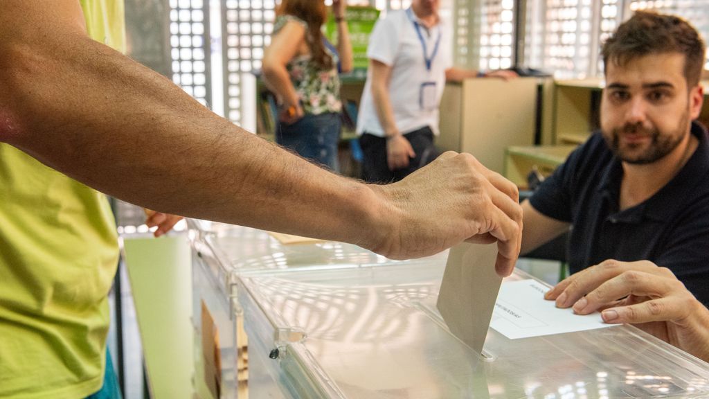 Ciudadanos votando en las elecciones generales del pasado 23 de julio