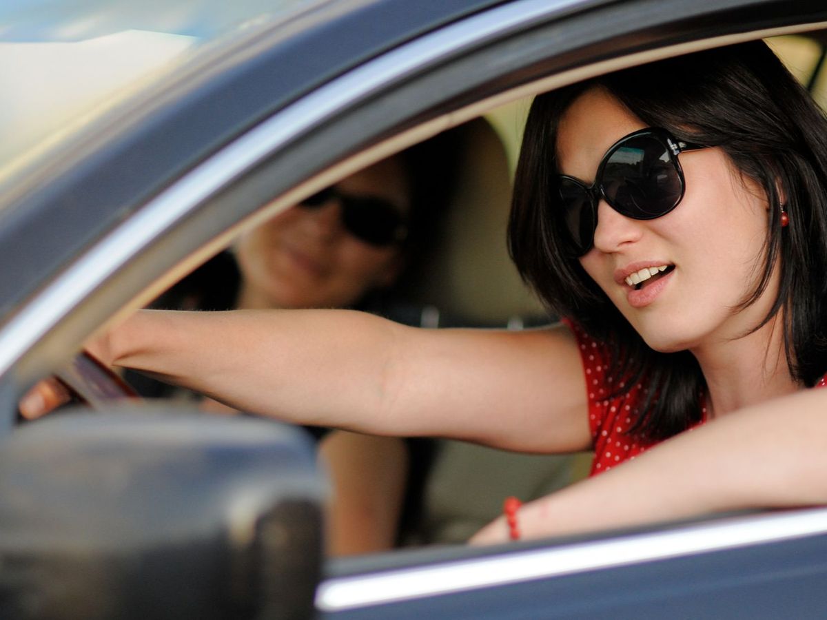 También se recomienda el uso de gafas de sol