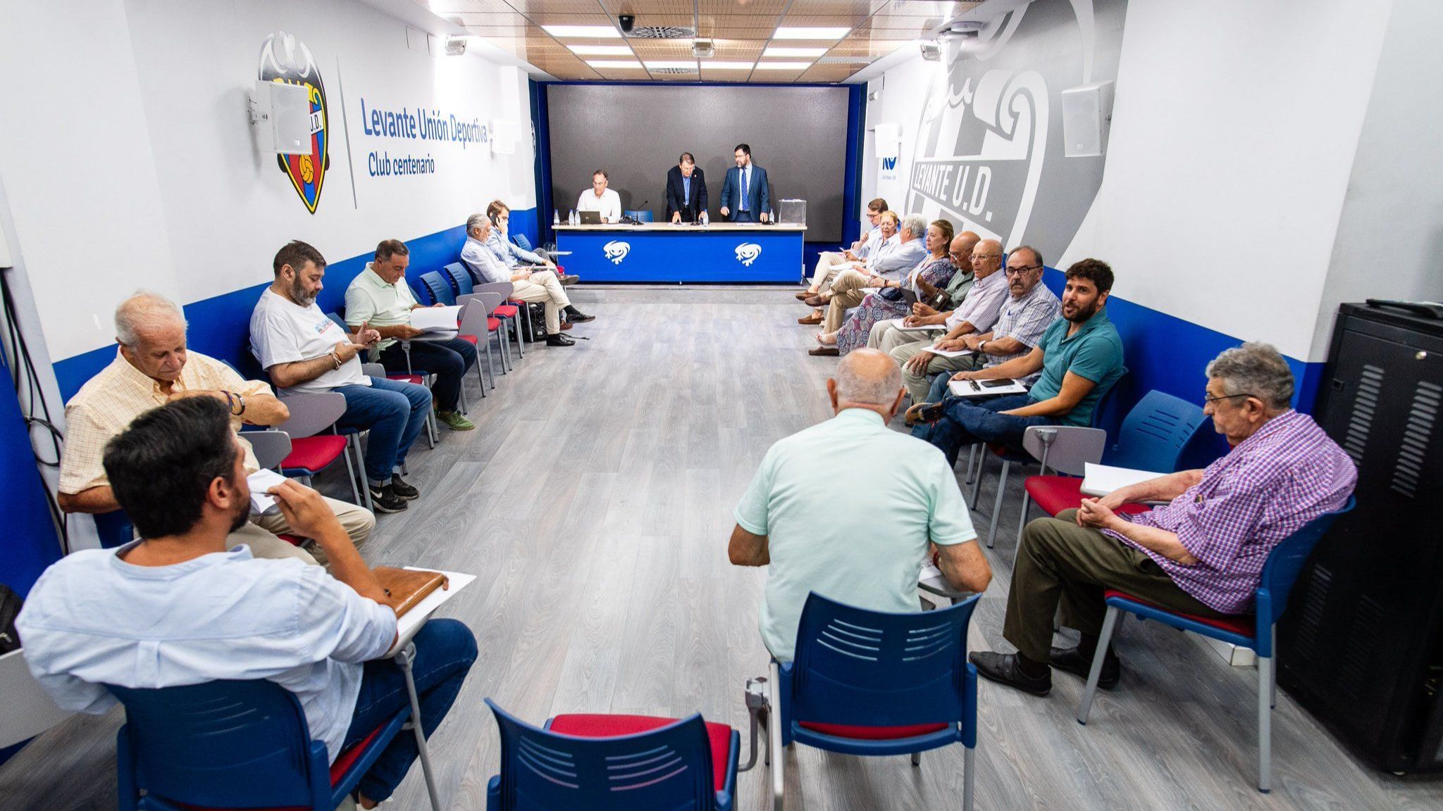 El Levante UD releva a Quico Catalán como presidente y apuesta por José Danvila