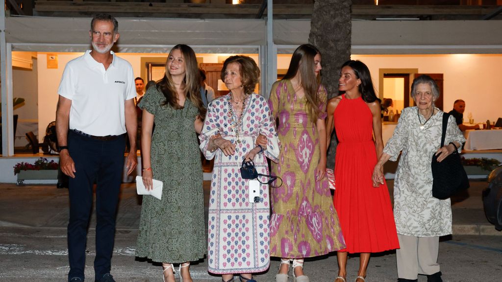 La Familia Real sale a cenar a un restaurante del Portitxol, en Palma