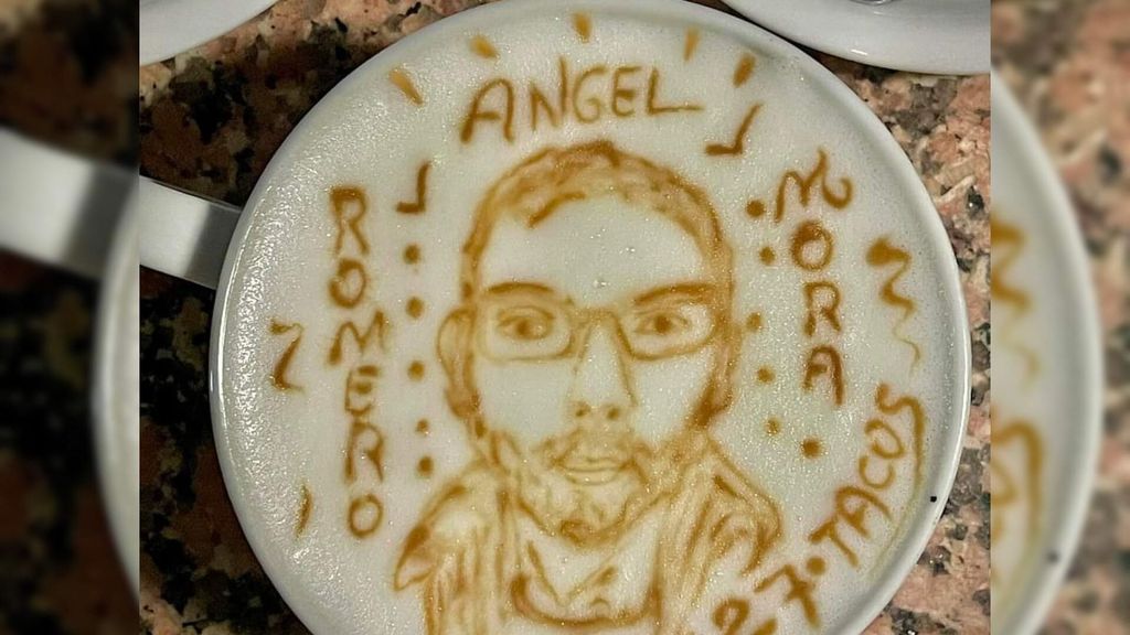 Café dedicado al 27 cumpleaños del hijo de Ángel.