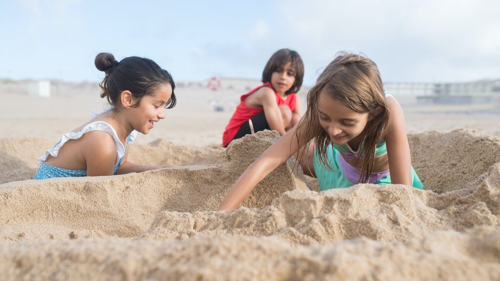 A los niños les encantan los juegos con la arena. FUENTE: Pexels