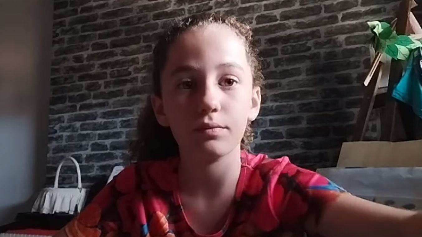 Ainara, de 10 años, publica un vídeo viral para que le permitan participar en un torneo de fútbol