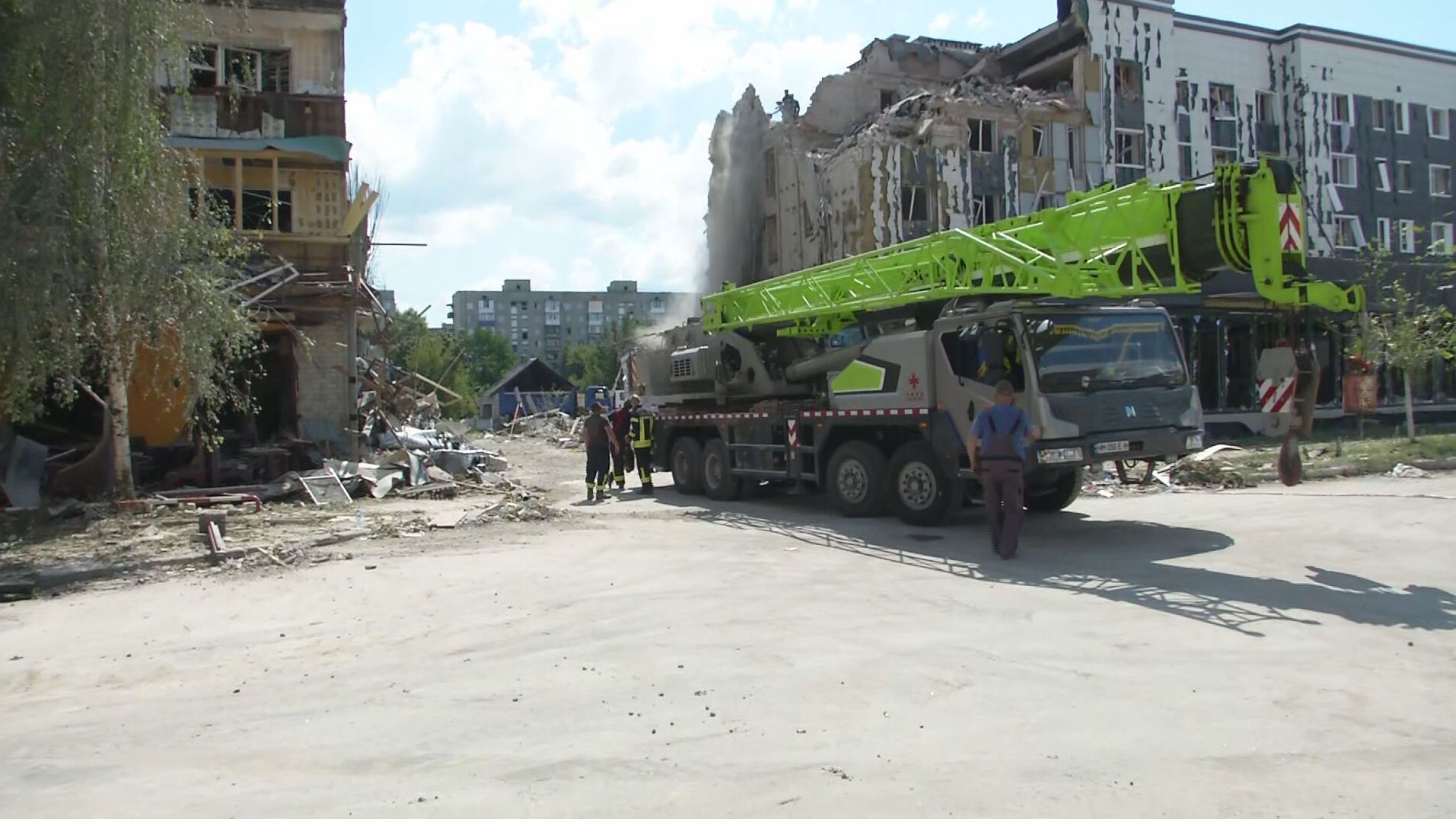 Aumenta a 88 el balance de heridos por un ataque con misiles en una zona residencial de Donetsk