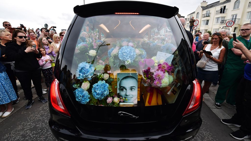 Irlanda despide a su princesa, Sinéad O’Connor, en su último adiós