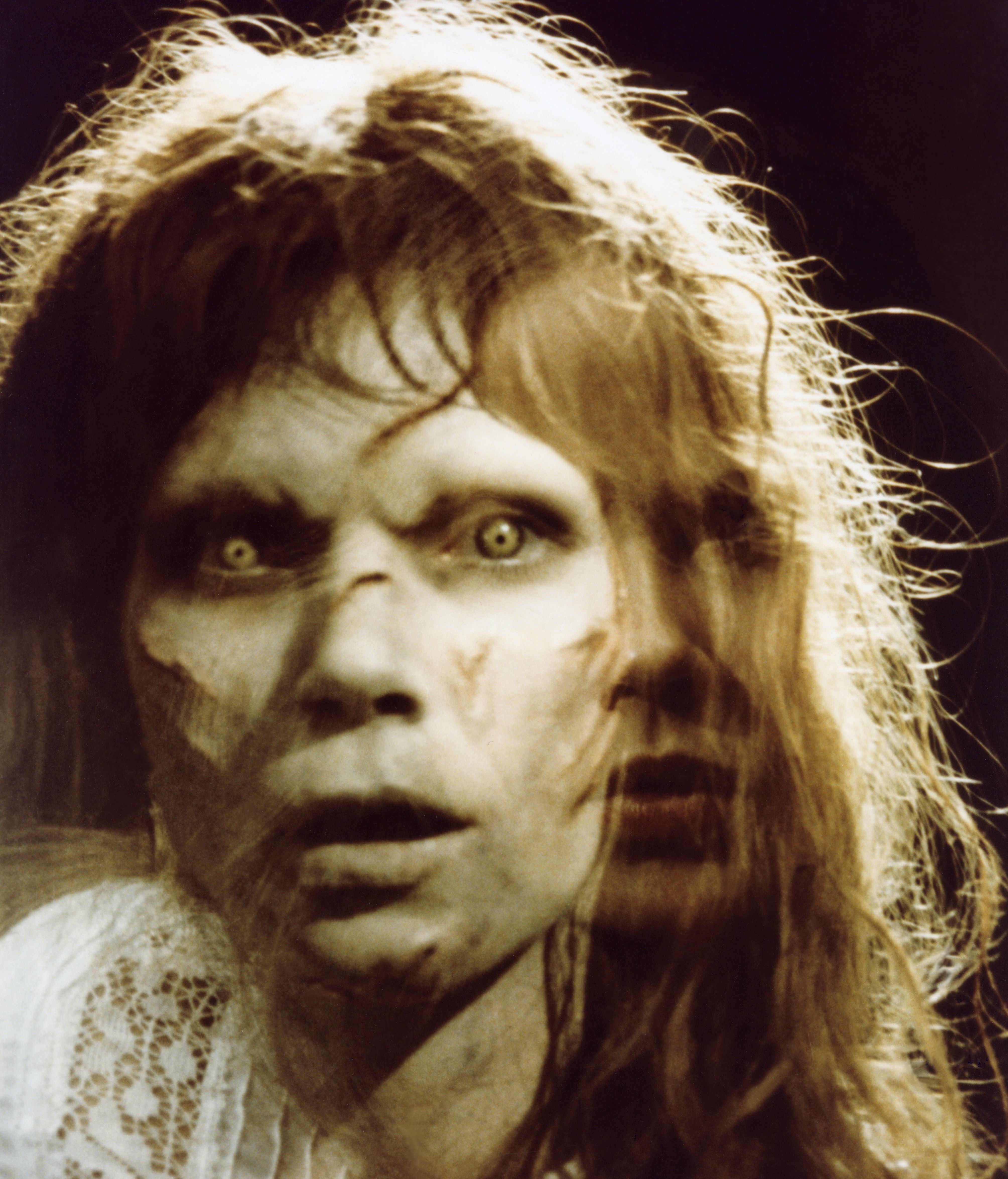 Linda Blair en el papel de Reagan, la niña rica poesída por el demonio. Inovlidable.