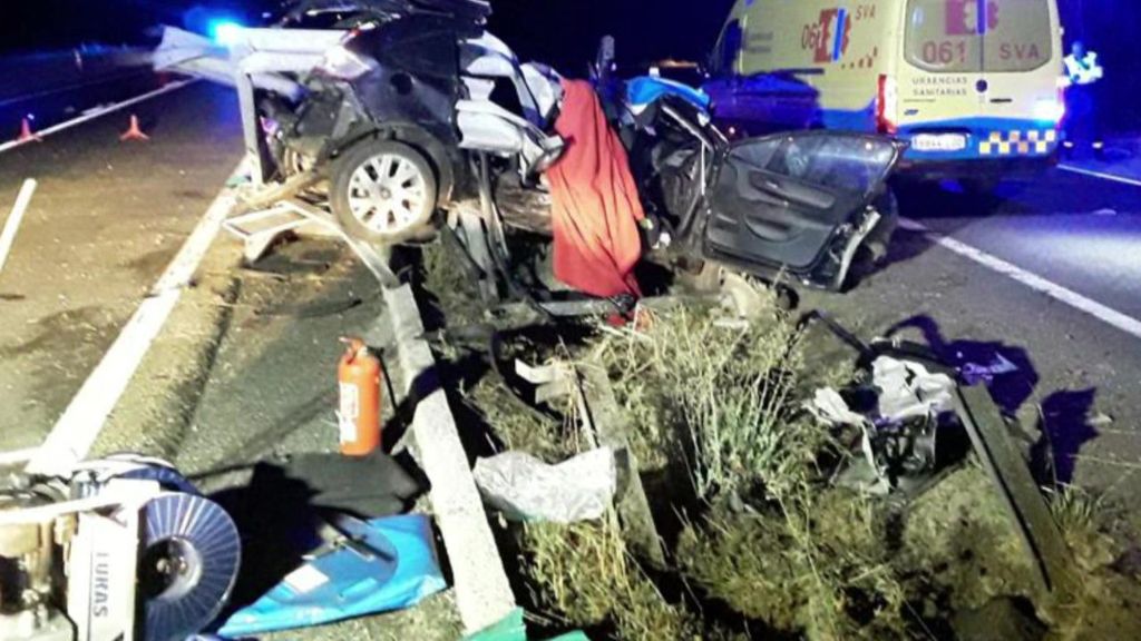 Mueren dos jóvenes de 18 años en una salida de vía provocada por un jabalí en Chantada, Lugo