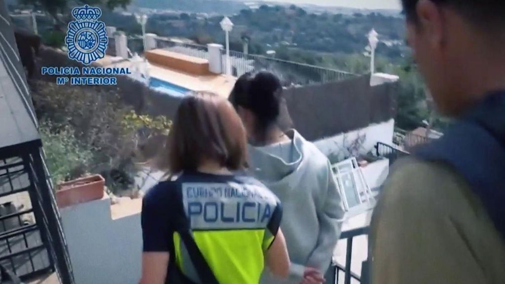 Detienen a una pareja en Ferrol por vender por internet medicamentos para abortar