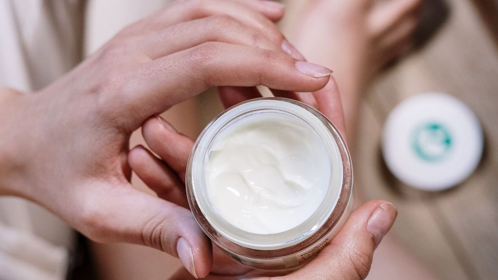 No todas las cremas son buenas para nuestra piel. FUENTE: Pexels