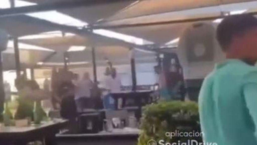 Batalla campal en un restaurante en Chipiona