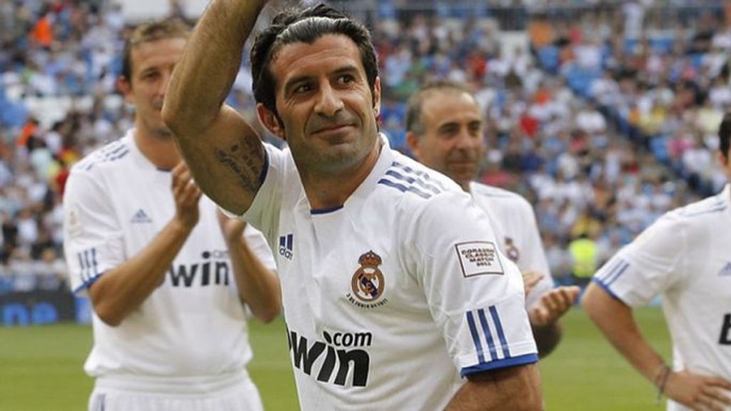 Figo, con la camiseta del Real Madrid