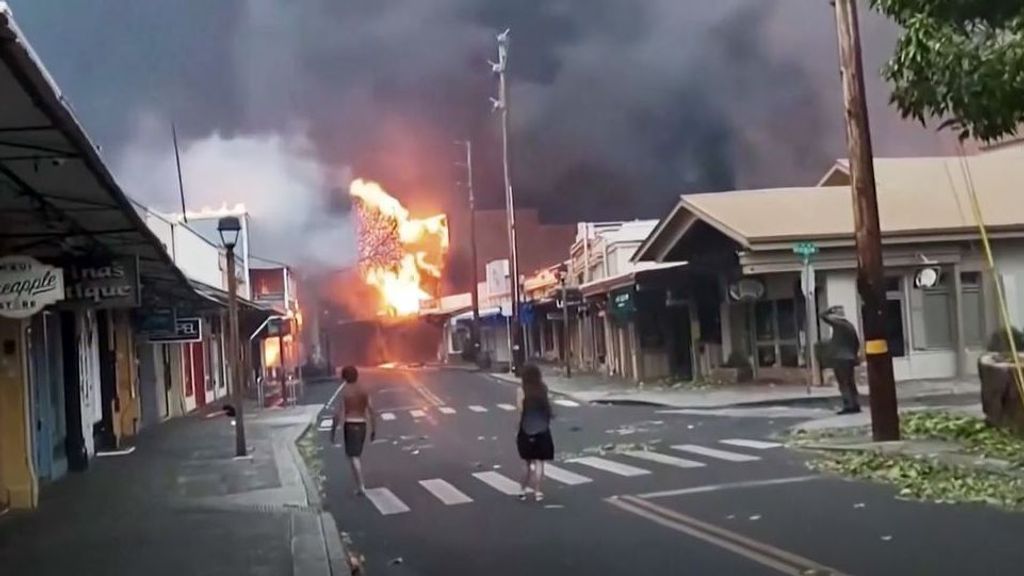 Los graves incendios forestales que devoran Hawai dejan seis muertos