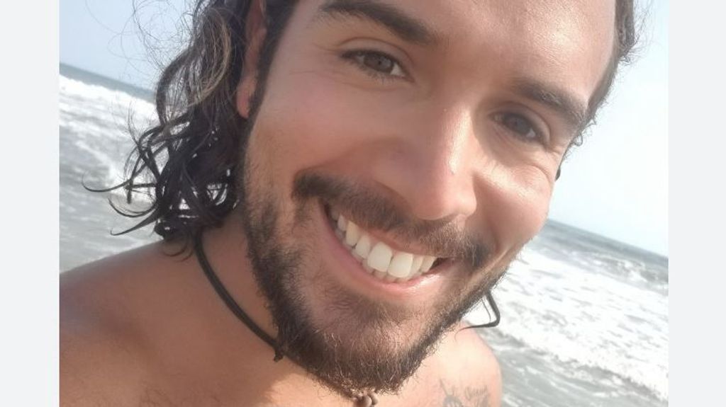 Romeo Ortiz, el socorrista que salvó a una mujer tras ser atacada por un tiburón