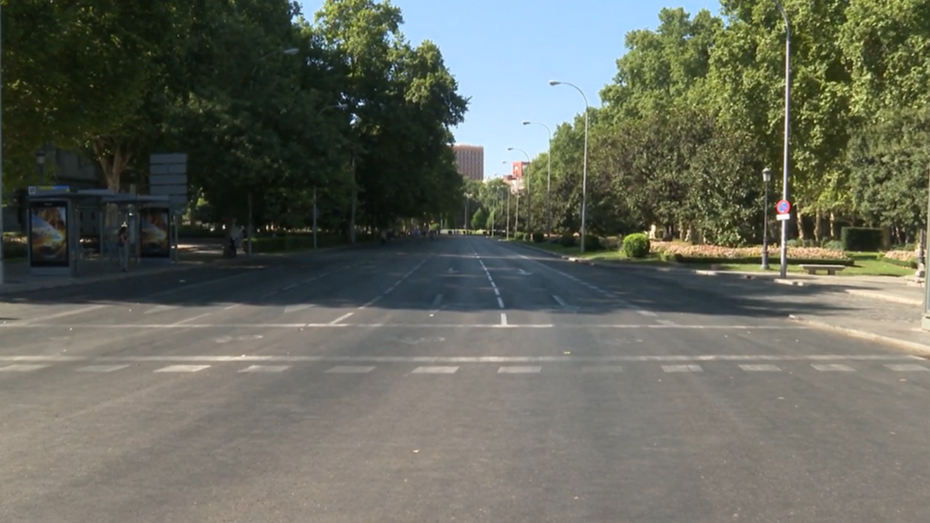 Madrid se vacía en el puente de agosto: calles sin coches, sin ruido y sin las comunes aglomeraciones