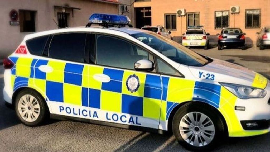 Policías ayudan a salvar la vida de un bebé de 2 años  que se estaba ahogando en Cádiz