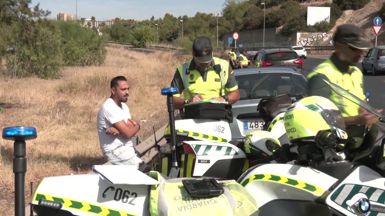 La DGT aumenta los controles de drogas en el puente del 15 de agosto