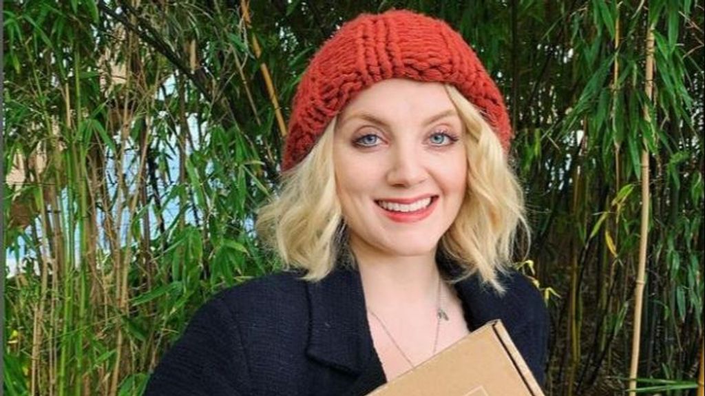 Evanna Lynch, actriz conocida por Harry Potter, sorprende con su cambio de look