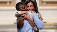 Leonor Se Despide En P blico Su Emotivo Abrazo Con Letizia Antes De Su Leonor Se Despide En P blico Su Emotivo Abrazo Con Letizia Antes De Su