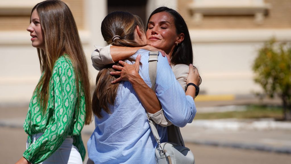 Madre e hija han permanecido abrazadas durante unos segundos