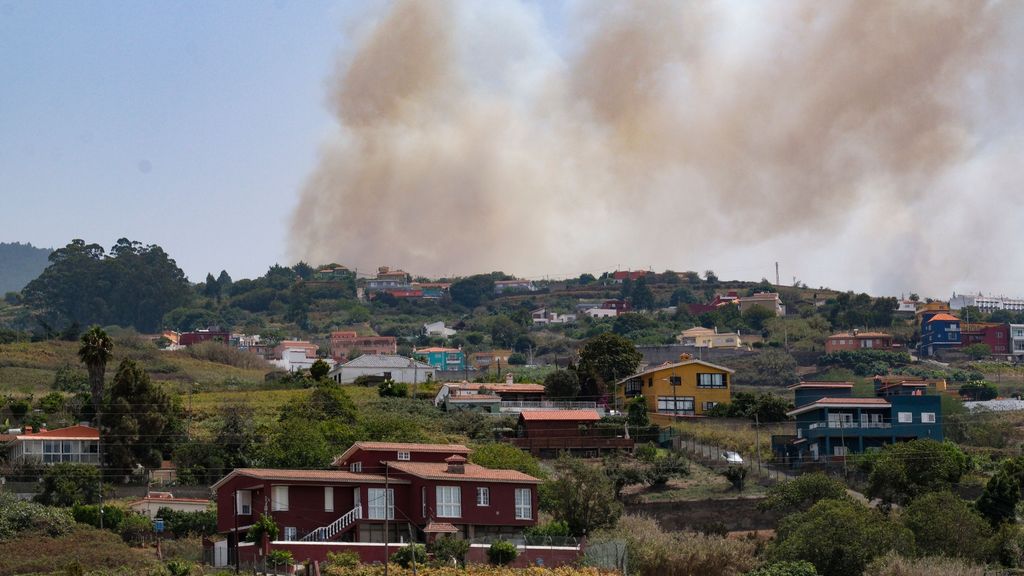 Los evacuados por el incendio de Tenerife podrían superar las 26.000 personas, según el censo