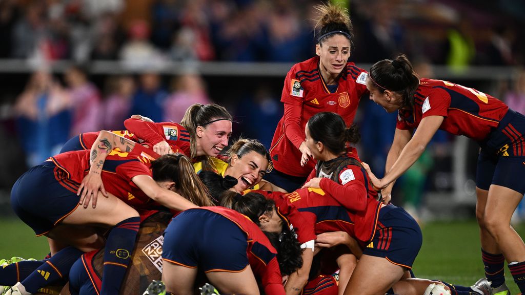El mundo del deporte y la política se vuelca con la selección de fútbol femenino