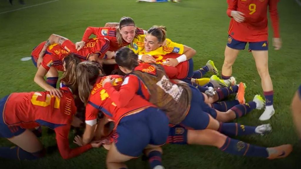 El sentido homenaje de 'Informativos Telecinco' a las jugadoras de la selección española tras ganar el Mundial 2023