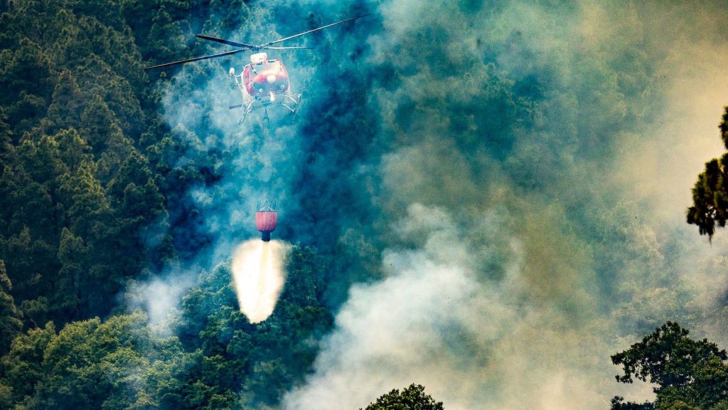 Sin control: más de 13.000 hectáreas arrasadas por las llamas en el incendio forestal de Tenerife