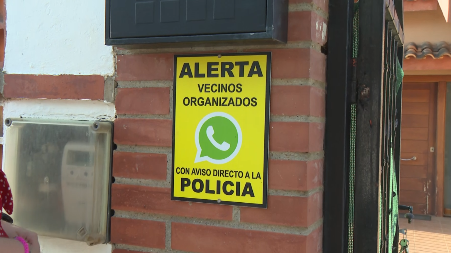 Cartel de los vecinos en Sant Boi