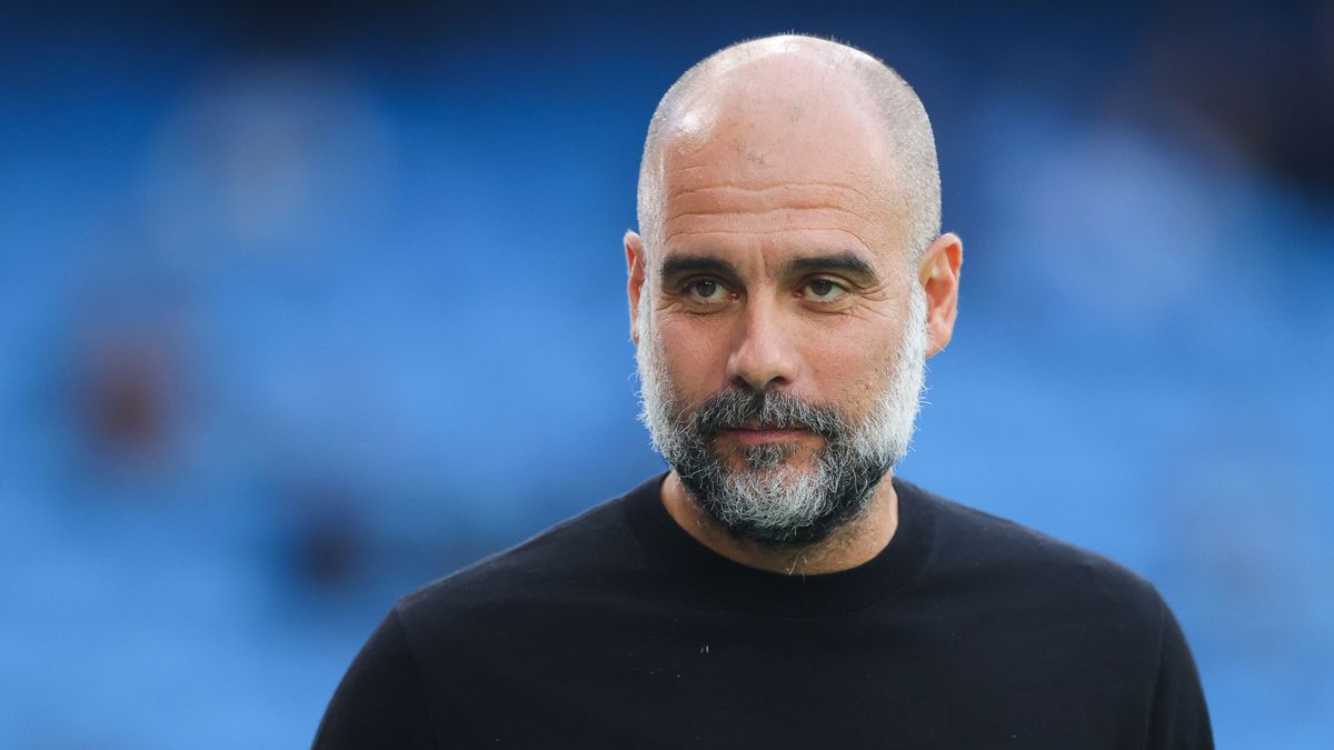 El entrenador del Manchester City, Pep Guardiola, multado por aparcar mal