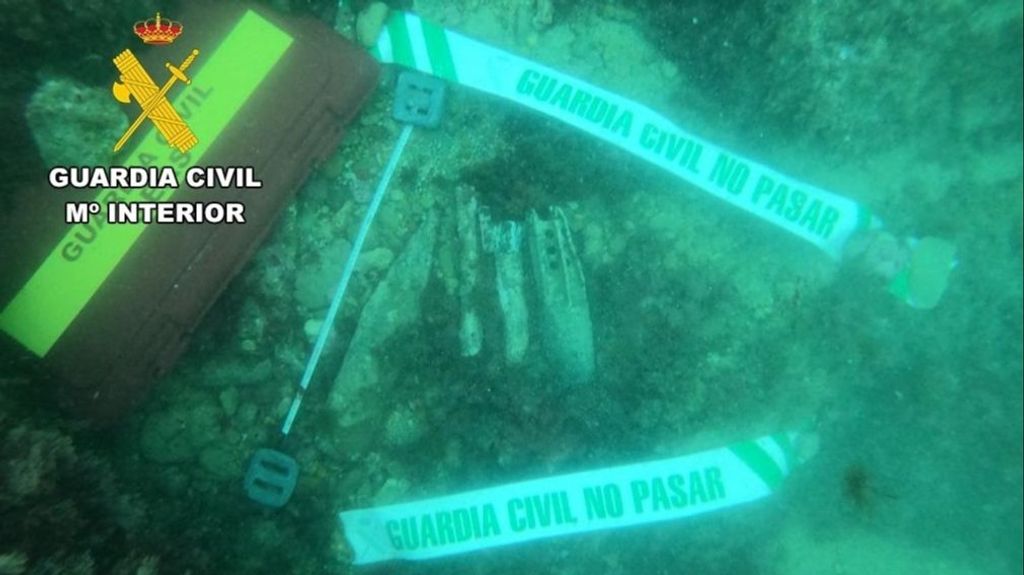 Imagen del proyectil encontrado a 10 metros de profundidad de la costa de Melilla.