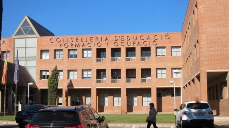 Más de 12.000 profesores en la Comunidad Valenciana no conocen su destino a dos semanas del inicio del curso