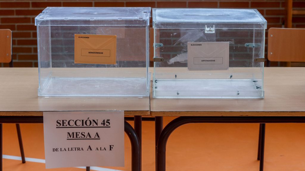 Mesa electoral del CEIP Emperador Carlos V de Getafe