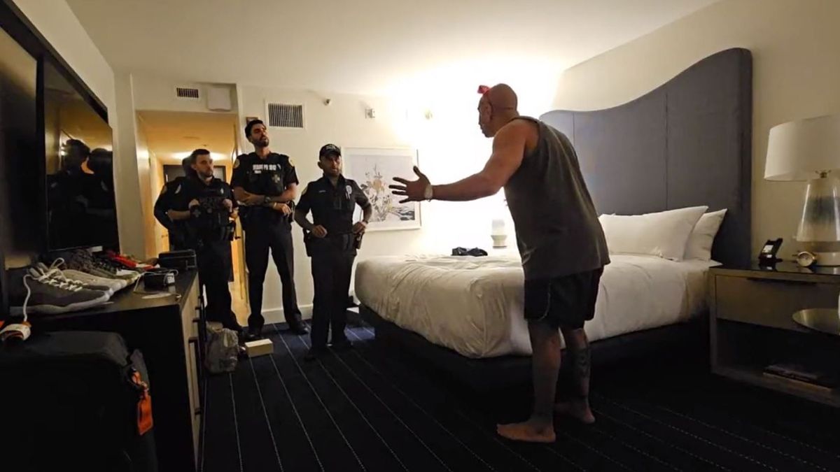 Detienen en directo al streamer Fousey tras hacer 'swatting' y piden una evaluación a su salud mental