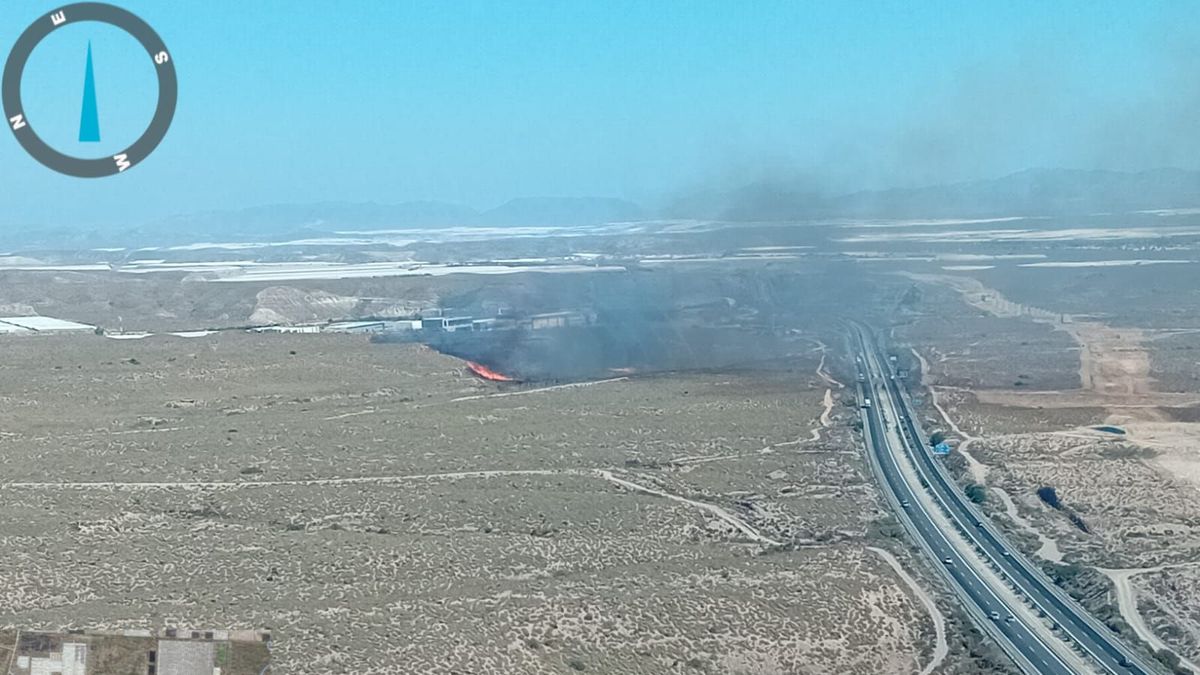 Incendio cerca de la autovía A-7 en Almería