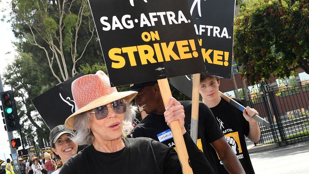 Jane Fonda participa en la huelga de actores