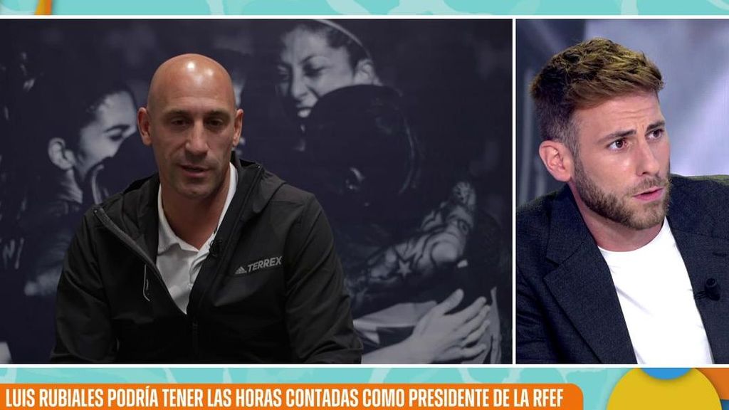 César Muñoz pone en valor a las mujeres de la selección: "Las que han luchado por los derechos son ellas que todos los días se visten la camiseta"