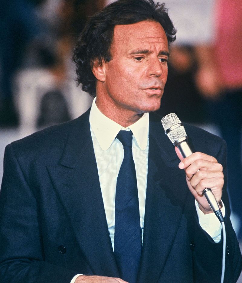 Julio Iglesias cumple 80 años, operaciones estéticas, evolución y foto actual NIUS