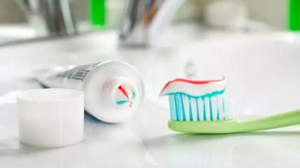 ¿Qué sucede si ingieres más pasta de dientes de la debida?