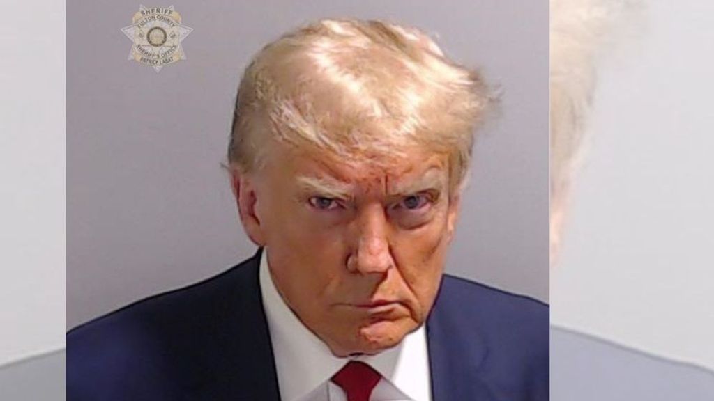 Ficha policial de Trump